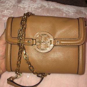 Tory Burch Amanda Leather Chain Wallet Crossbody